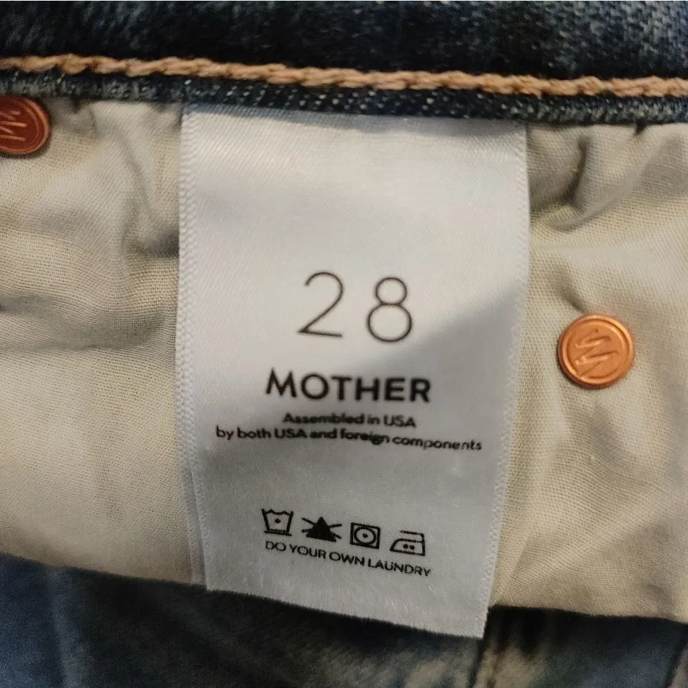 MOTHER high-rise, straight leg kick it jean in Tell it to the Pope Size 28